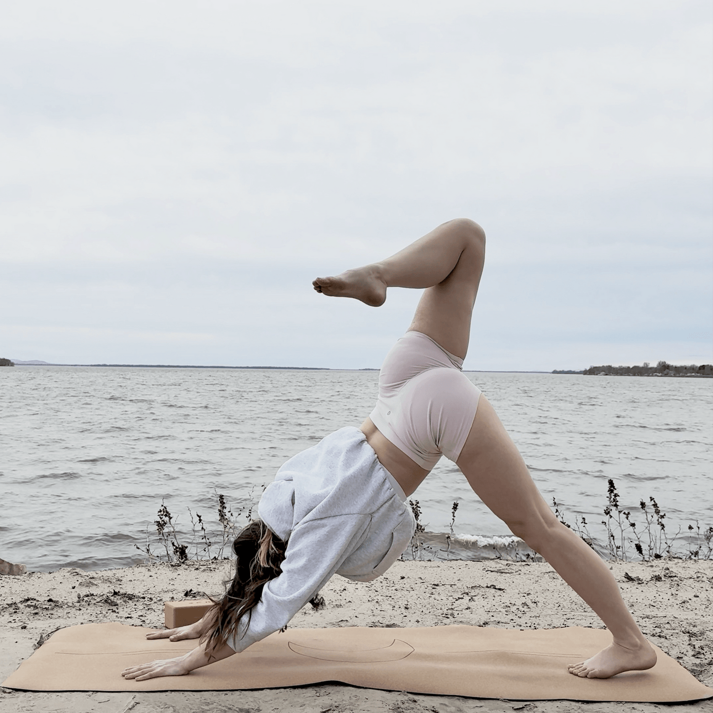 Crk Yoga Mat made of Organic Cork and Recycled Natural Rubber, 4mm Thick • The Moon Mat ✨ NEW - Crk