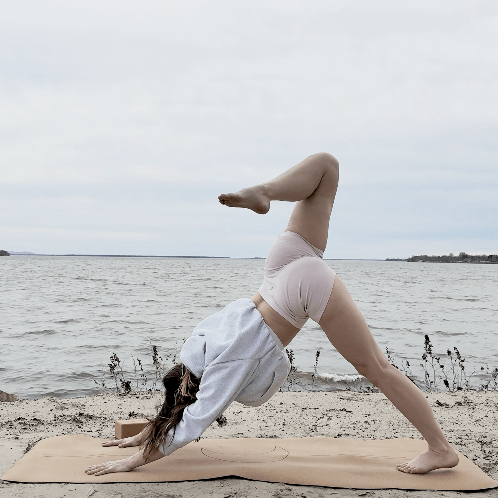 Crk Yoga Mat made of Organic Cork and Recycled Natural Rubber, 4mm Thick • The Moon Mat ✨ NEW - Crk