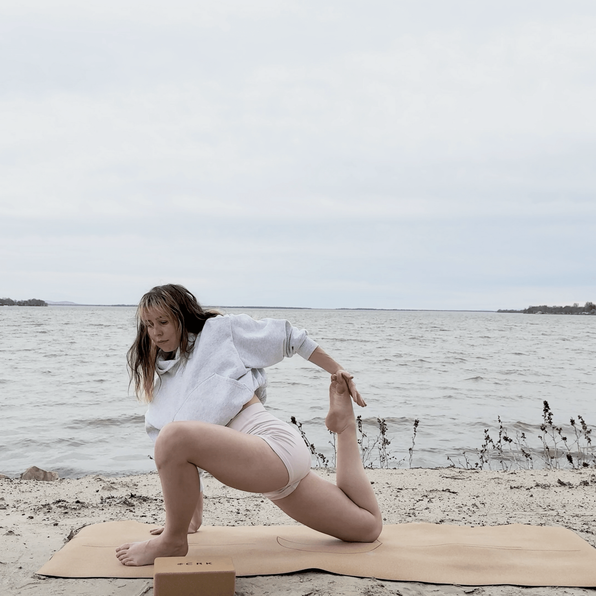 Crk Yoga Mat made of Organic Cork and Recycled Natural Rubber, 4mm Thick • The Moon Mat ✨ NEW - Crk